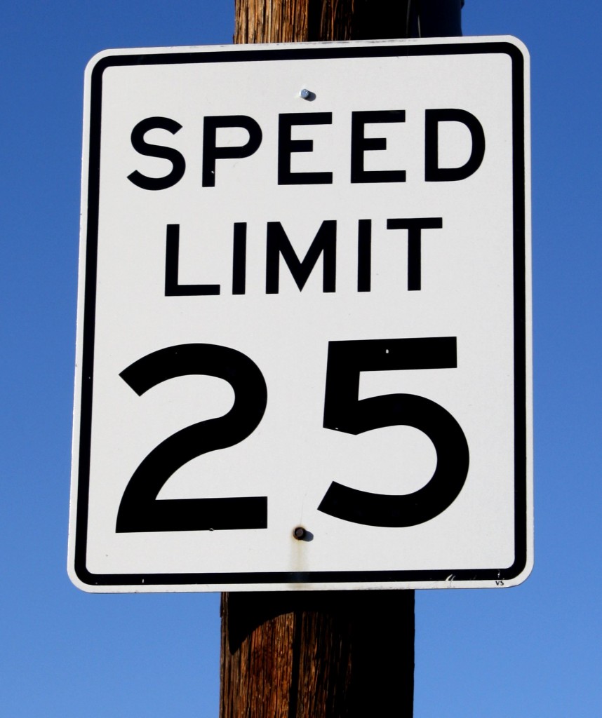 Speed_Limit_25_Sign